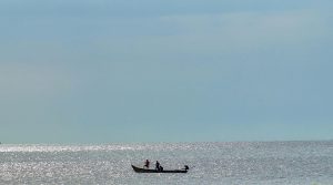 Voor de kust van Savanna-la-Mar kun je heerlijk met een bootje rondvaren.
